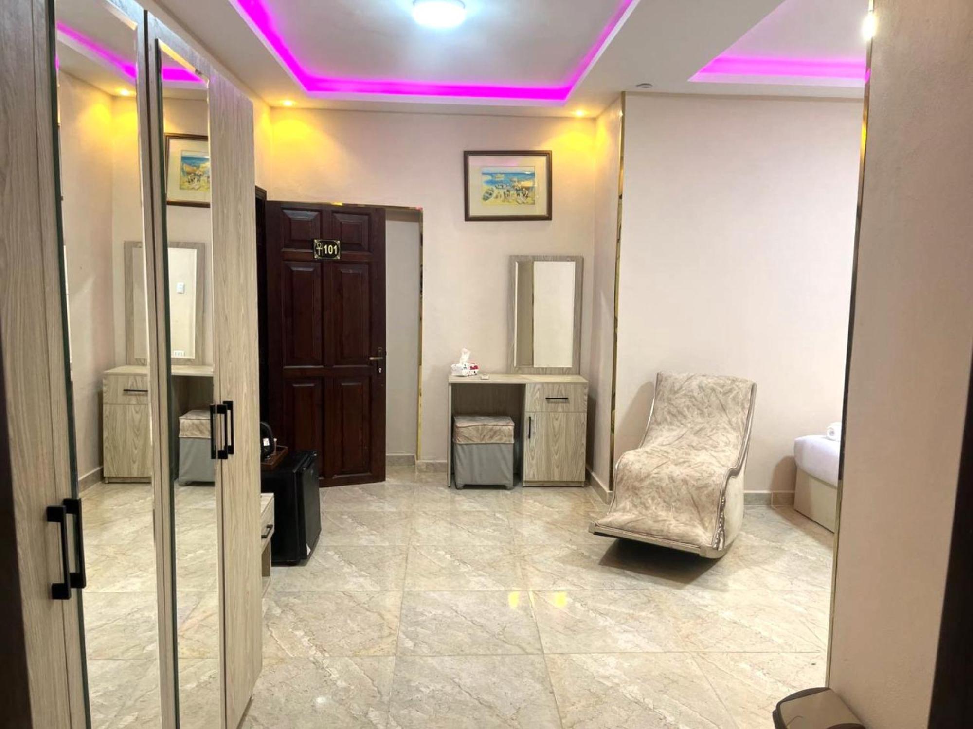 Nun Pyramids Hotel Kafret el-Gabal Rum bild