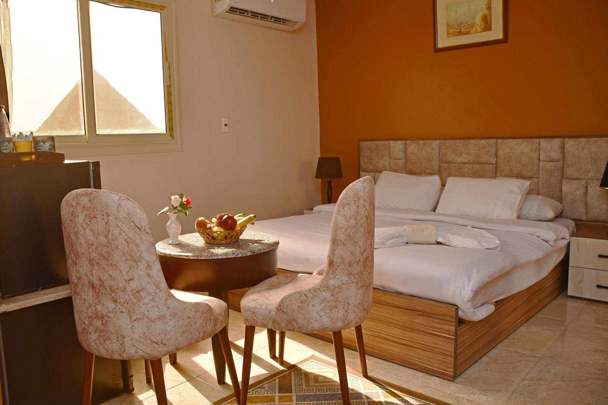 Nun Pyramids Hotel Kafret el-Gabal Exteriör bild