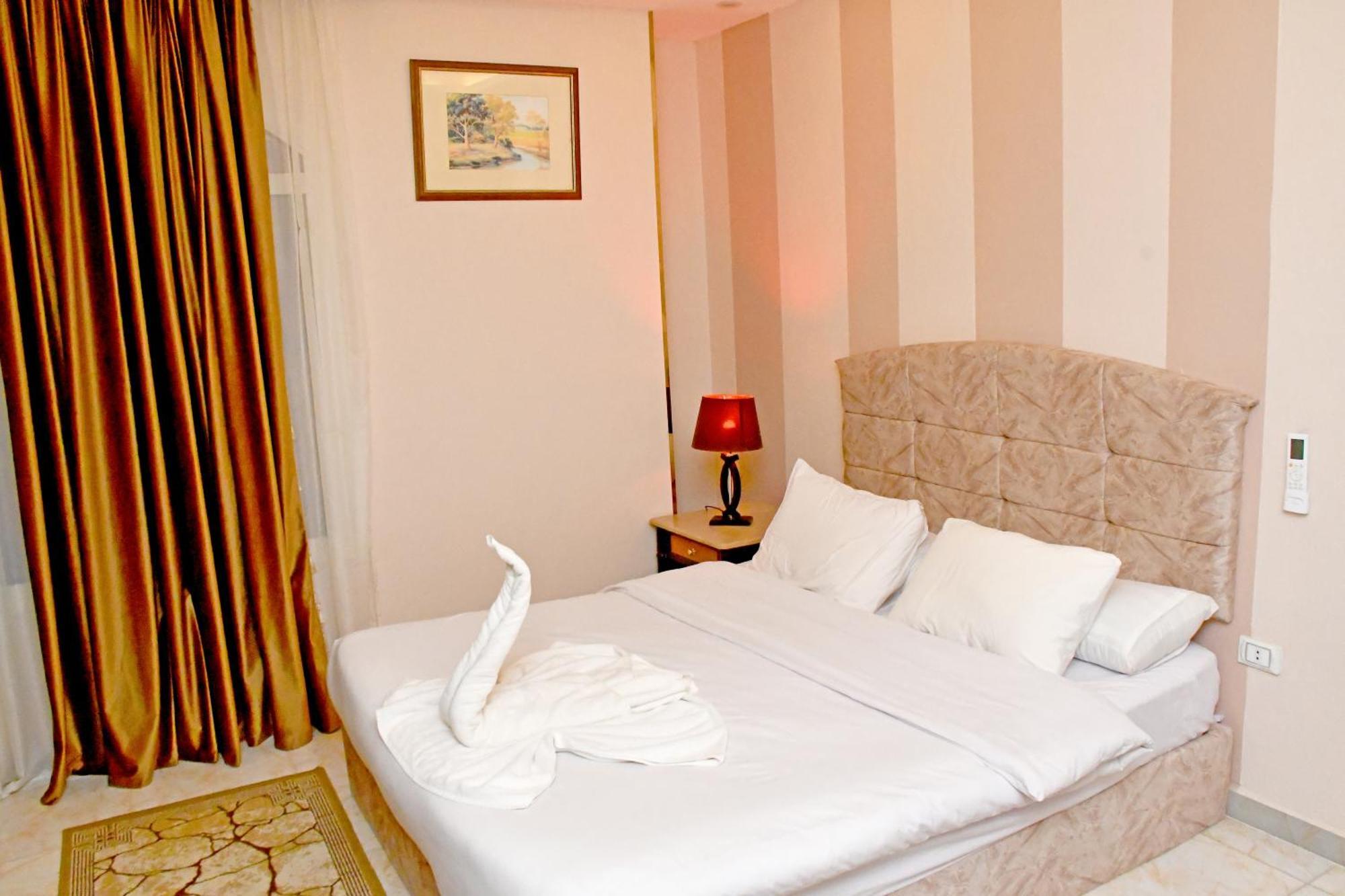 Nun Pyramids Hotel Kafret el-Gabal Rum bild