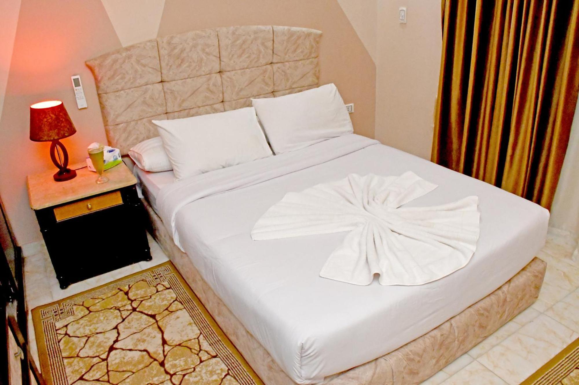 Nun Pyramids Hotel Kafret el-Gabal Rum bild