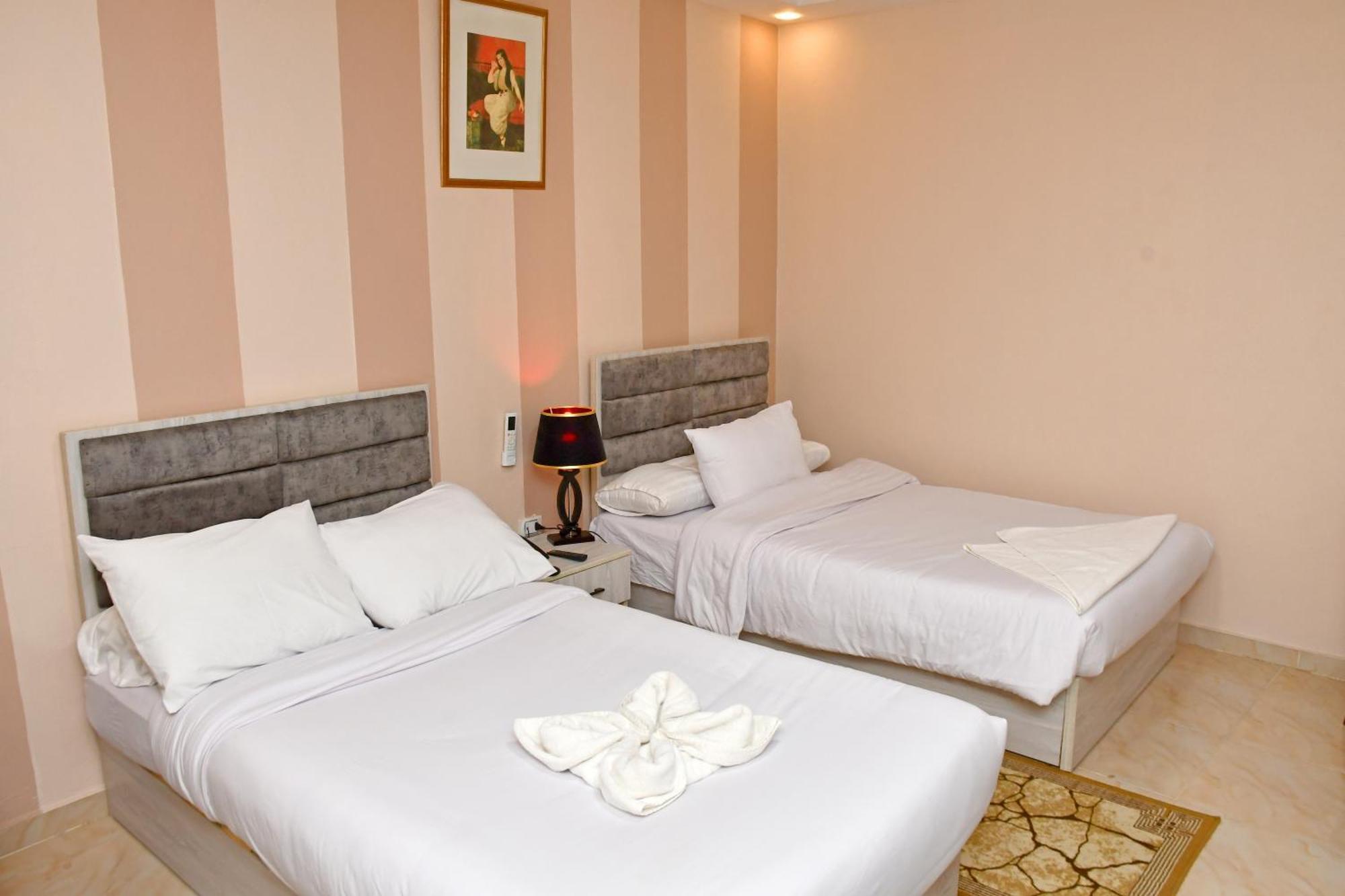 Nun Pyramids Hotel Kafret el-Gabal Rum bild