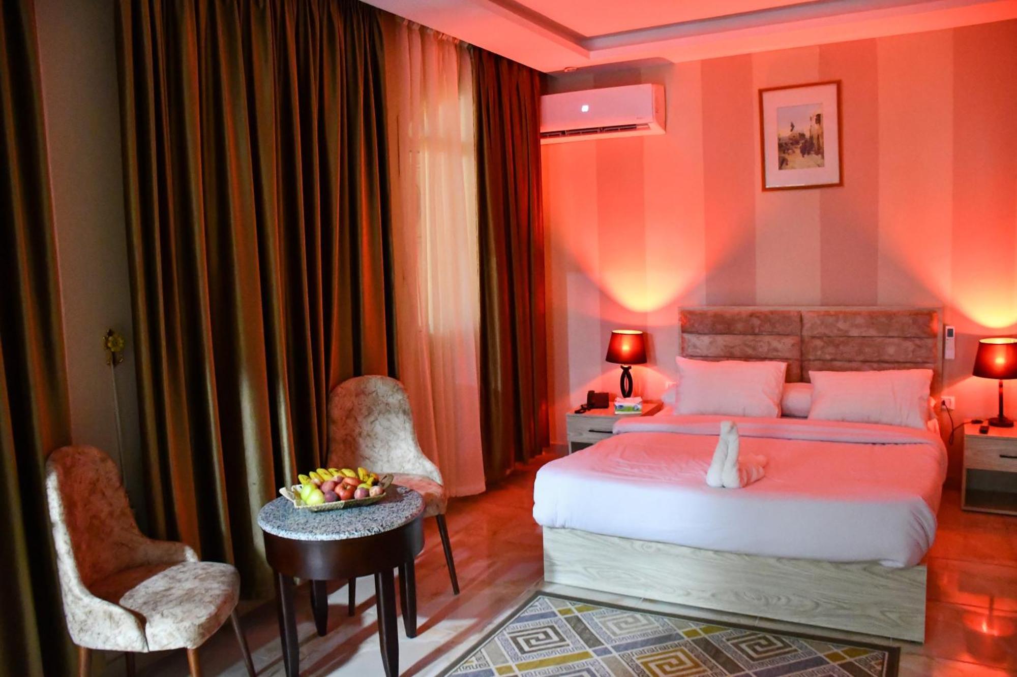 Nun Pyramids Hotel Kafret el-Gabal Rum bild