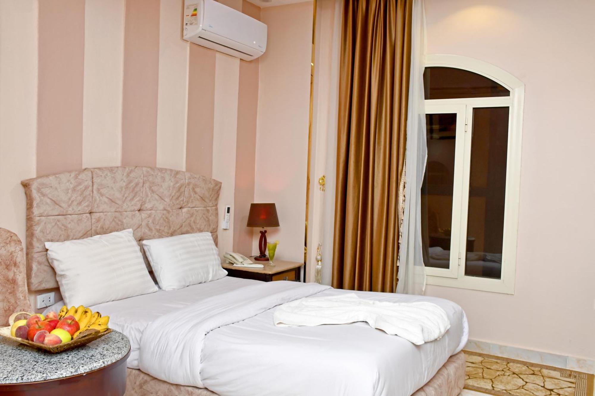 Nun Pyramids Hotel Kafret el-Gabal Rum bild
