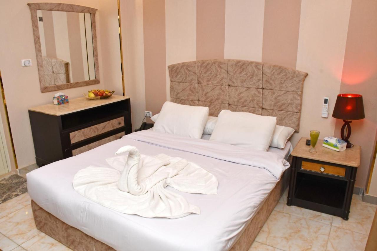 Nun Pyramids Hotel Kafret el-Gabal Rum bild