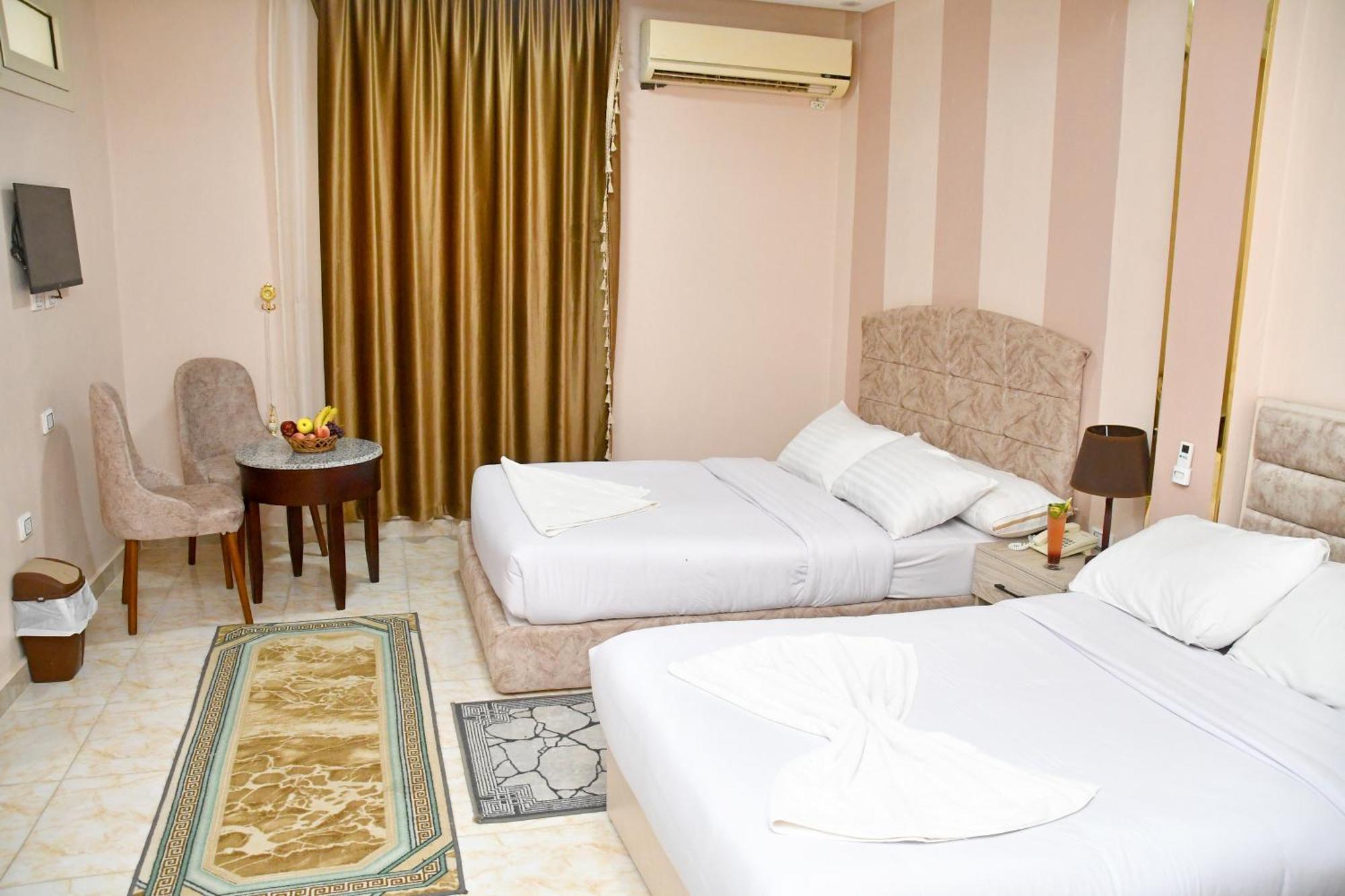 Nun Pyramids Hotel Kafret el-Gabal Rum bild