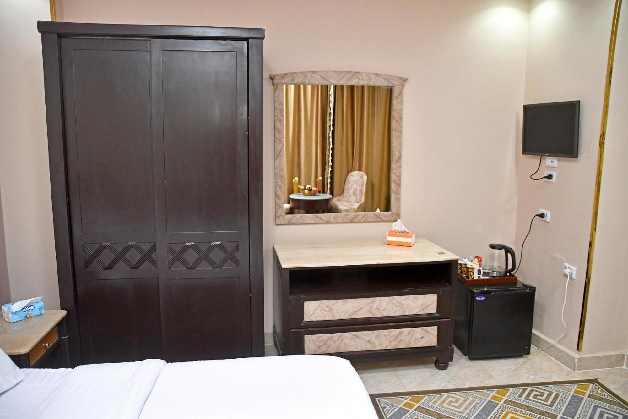 Nun Pyramids Hotel Kafret el-Gabal Rum bild